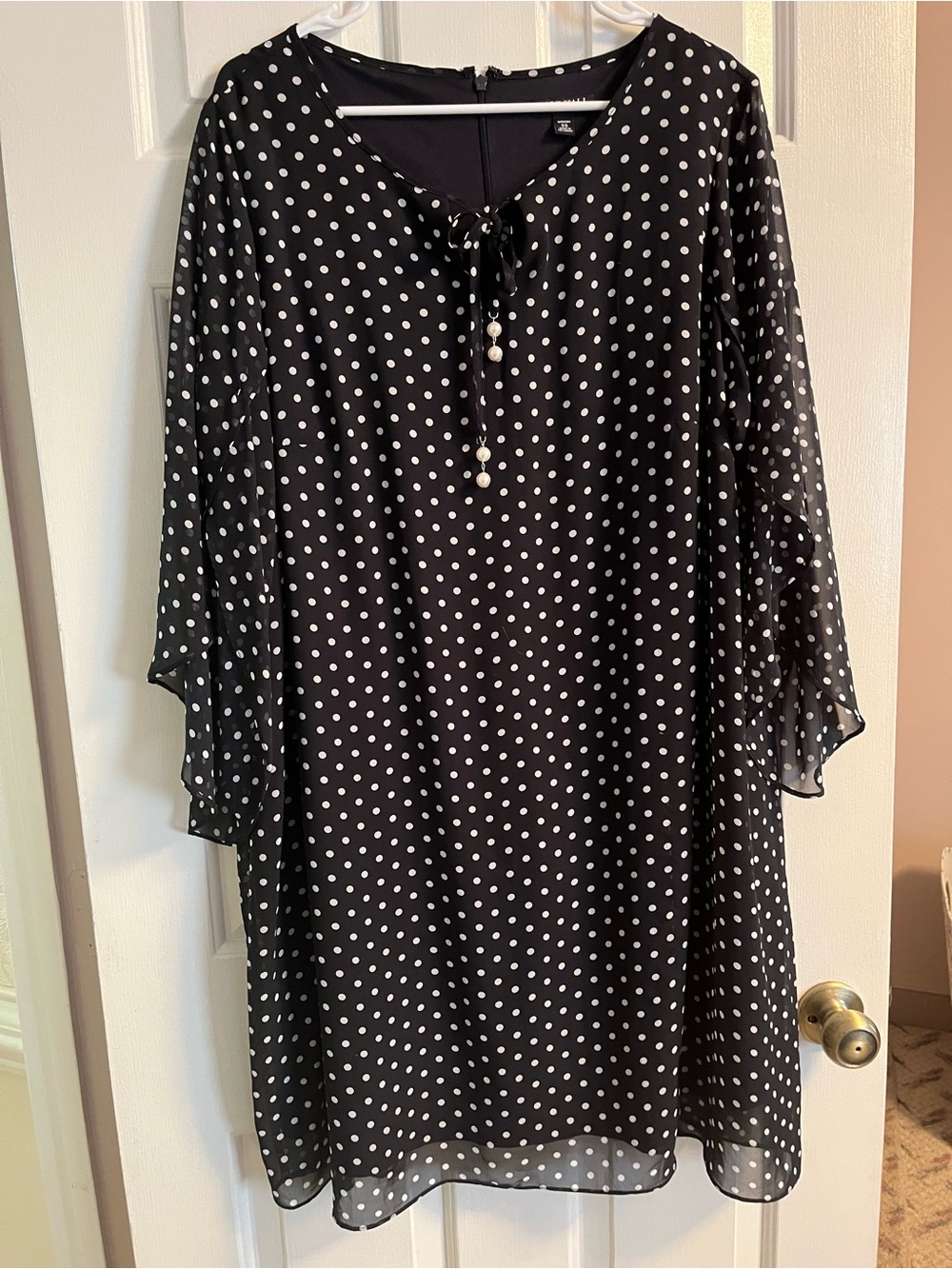 Roz & Ali Black and White Polka Dot Long Sleeve Shift Dress